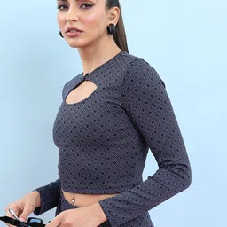 Tokyo Talkies Geometric Print Keyhole Neck Crop Top image 4