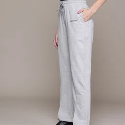 roadster Women Solid Grey Track Pants image 2