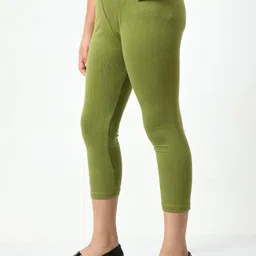 BAESD Girls Pack Of 4 Cotton Lycra Capris image 3