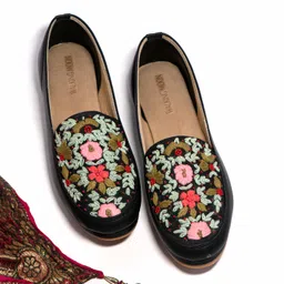 walking moon Black Handwork Loafers For Women-picture-10