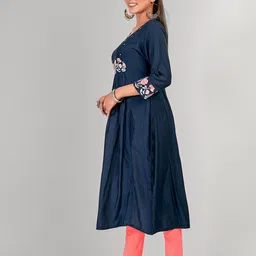 NH KAPDEWALA Women Embroidered Thread Work Anarkali Pure CottonKurta image 3