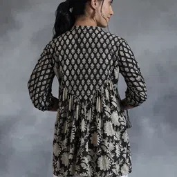 libas Women Printed Pure Cotton A-line Kurta image 3