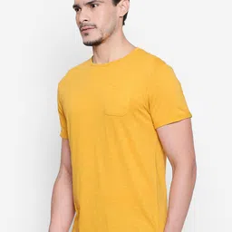 People Men Mustard Yellow Pockets T-shirt image 5