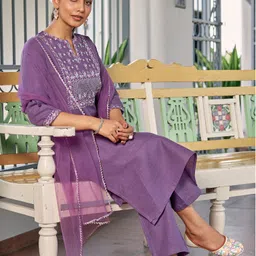 skylee Women Cotton Silk Kurta Pant Dupatta Set image 4