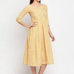 True Shape Embroidered Maternity Flared Kurta image 4