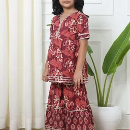 Readiprint Fashions Girls Floral Printed Pleated Gotta Patti Pure Cotton Kurta Set image 3