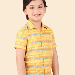 Fabindia Boys Geometric Printed Spread Collar Regular Sleeve Cotton Shirt image 5