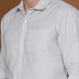 Kotty White & Grey New Checked Spread Collar Casual Shirt image 3