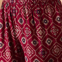 Stylo Bug Girls Bandhani Printed Regular Kurti with Trousers image 3