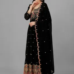Trendmalls Ethnic Motifs Embroidered Straight Sequinned Silk Georgette Kurta Set image 3