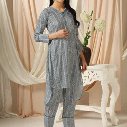 shades of faashion SHADES Printed V-Neck Round Neck Three-Quarter Sleeves Pure Cotton Kurta with Trousers image 4
