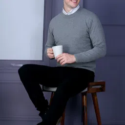 dzant Men Solid Round Neck Grey Sweater image 4