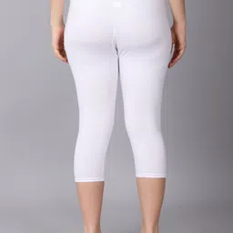 tanish Women White Capri image 2