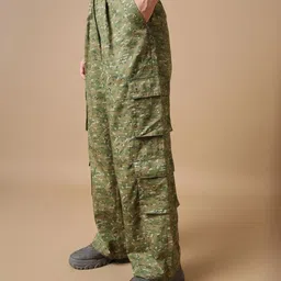 bewakoof Women Cargos image 2