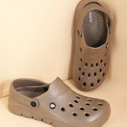 The Roadster Lifestyle Co Men Self Design Clogs-image-70