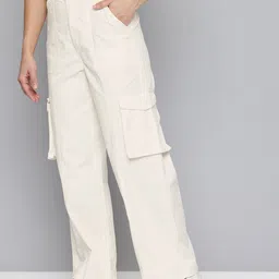 Levis Women High-Rise Cargos Trousers-picture-32