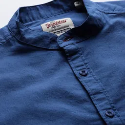 Roadster Men Blue Regular Fit Solid Sustainable Casual Shirt image 3