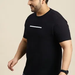 Sztori Men Plus Size Black Solid T-shirt image 3