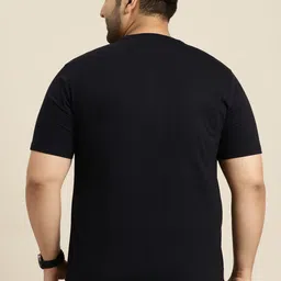 Sztori Men Plus Size Black Solid T-shirt image 4