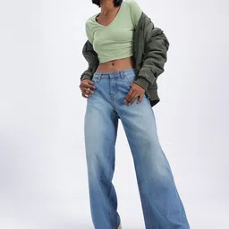 glitchez Snatched Fit V-Neck Crop Top image 3