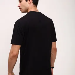 SHOWOFF Men Solid Round Neck Cotton T-shirt image 5