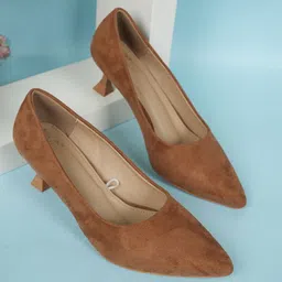 Dollphin Women Textured Kitten Sandals-picture-32