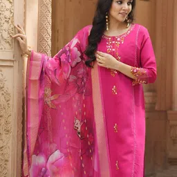 VredeVogel Women Floral Embroidered Regular Thread Work Roman Silk Kurta Set With Dupatta image 4