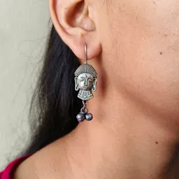 Sarichka Contemporary Drop Earrings image 2