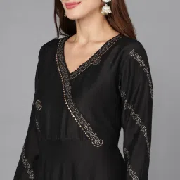 Vaamsi Black Printed Kurta Pant Set With Dupatta image 4