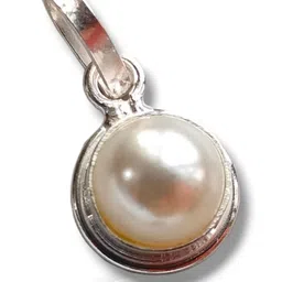 VANISHREE WORLD White Alloy Pendant image 2