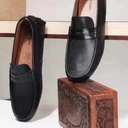 Hush Puppies by Bata Men's WESLEY Black Loafers-image-60