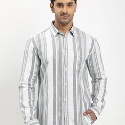 Indian Terrain Men Classic Fit Vertical Striped Spread Collar Pure Cotton Casual Shirt-picture-27