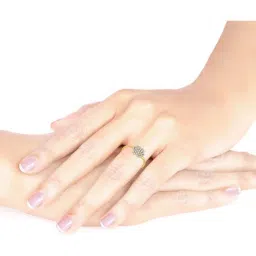 Malabar Gold and Diamonds 18 kt Gold & Diamond Ring image 2