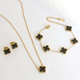 Designs & You Gold Plated Anti Tarnish Clover Jewellery Set image 2