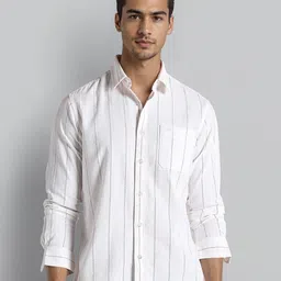 Crocodile Men Comfort Fit Vertical Striped Spread Collar Pure Cotton Casual Shirt-image-26