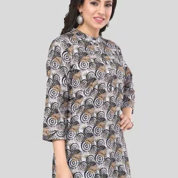 Saree Swarg Grey Printed Straight Short Kurti image 4