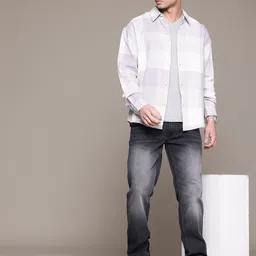 The Roadster Lifestyle Co. Men Light Fade Stretchable Regular Jeans image 5