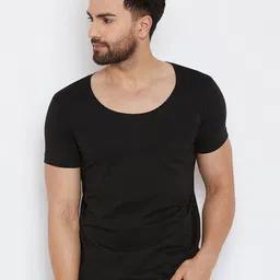 FUGAZEE Men Black Solid Scoop Neck T-shirt-picture-31