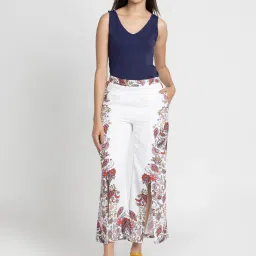SHAYE White Printed Regular Fit Mid Rise Pants image 4