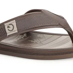 Cartago Men's Brown Flip Flops image 4