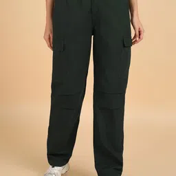 MONTREZ Women Solid Relaxed Fit Mid-Rise Flat-Front Cargos Trousers-picture-24