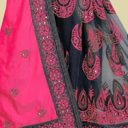 APNISHA Pink Embroidered Saree With Blouse image 4