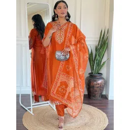 CaniBani Women Ethnic Motifs Embroidered Regular Thread Work Chanderi Silk Kurta with Salwar & With Dupatta image 3