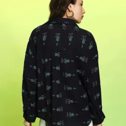 Campus Sutra Black Regular Fit Printed Shirt image 2