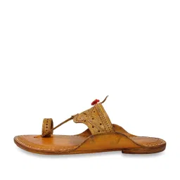 Kalapuri Men's Yellow Kolhapuri Sandals image 4