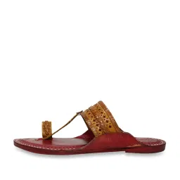 Kalapuri Men's Yellow Kolhapuri Sandals image 4