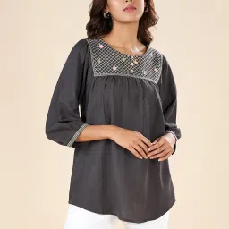 Akkriti by Pantaloons Black Embroidered Tunic image 4