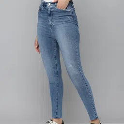 showoffff SHOWOFF High-Rise Blue Low Distress Jeans image 3