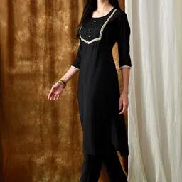 VIBE VISION Women Regular Gotta Patti Pure Silk Kurta with Trousers image 5