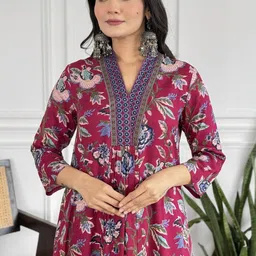 GoSriKi Floral Printed V-Neck A-Line Kurta With Trousers & Dupatta image 3